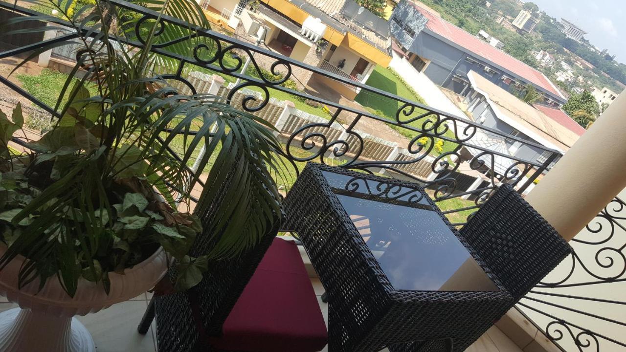 Residences Hotelieres Micheline Et Emile Bastos Yaoundé 外观 照片